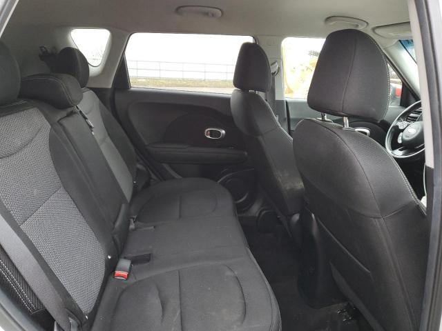 KNDJP3A54J7553254 - 2018 KIA SOUL + WHITE photo 10