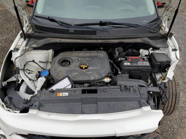 KNDJP3A54J7553254 - 2018 KIA SOUL + WHITE photo 11