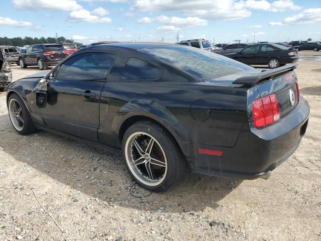 1ZVHT82H285132765 - 2008 FORD MUSTANG GT BLACK photo 2