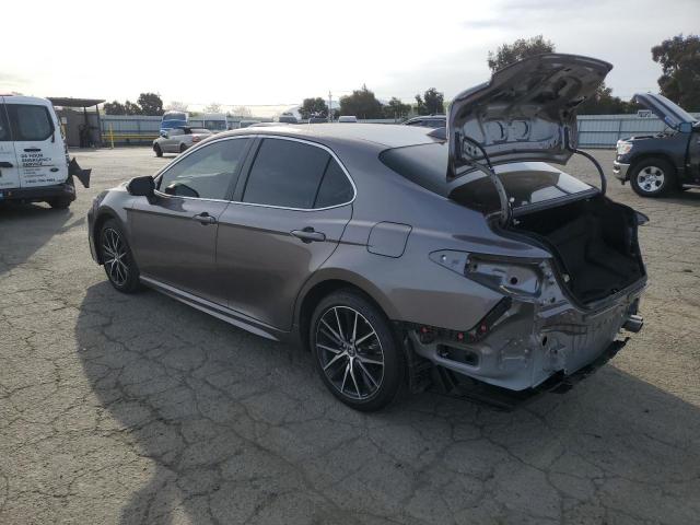 4T1S11AK4RU255733 - 2024 TOYOTA CAMRY SE NIGHT SHADE GRAY photo 2