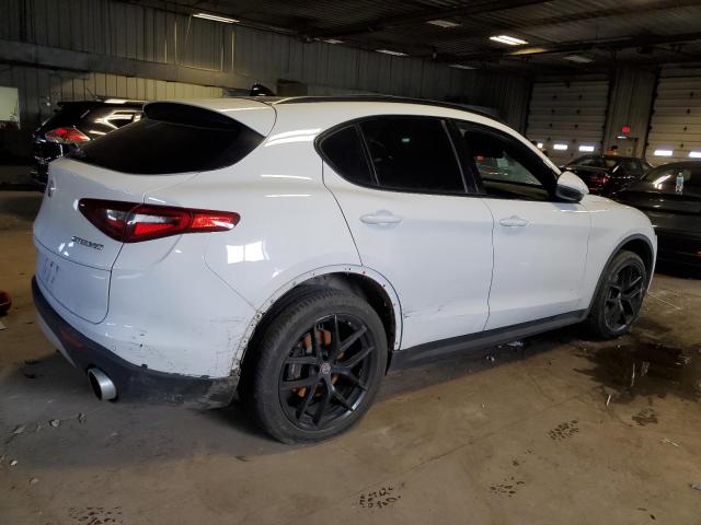 ZASFAKNN1J7B79012 - 2018 ALFA ROMEO STELVIO TI SPORT WHITE photo 3