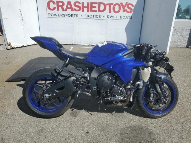 2022 YAMAHA YZFR1, 