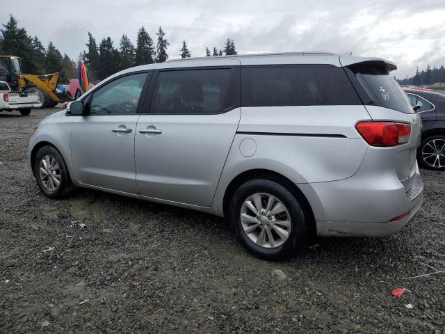 KNDMB5C19F6025434 - 2015 KIA SEDONA LX SILVER photo 2