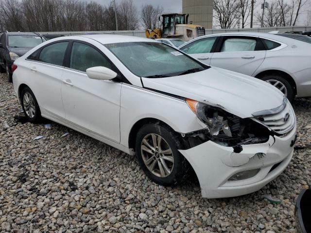 5NPEB4AC2DH681500 - 2013 HYUNDAI SONATA GLS WHITE photo 4