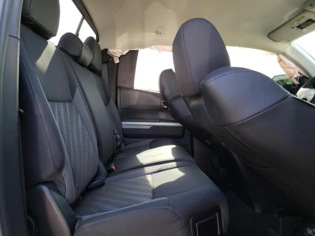 5TFRY5F10JX236069 - 2018 TOYOTA TUNDRA DOUBLE CAB SR/SR5 TAN photo 10