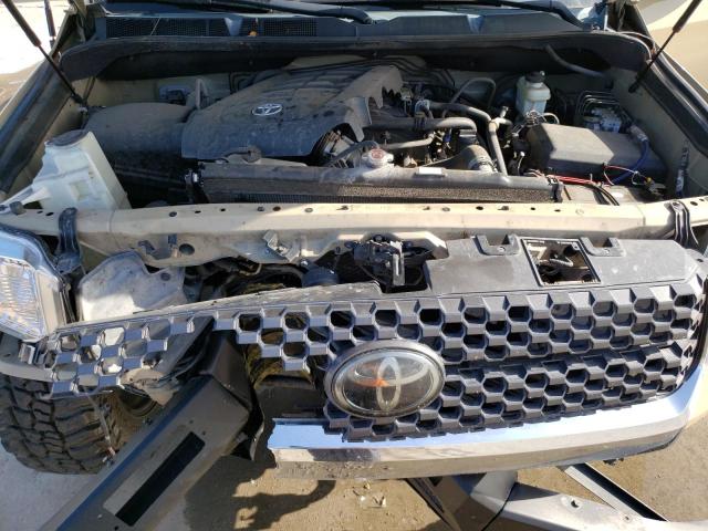 5TFRY5F10JX236069 - 2018 TOYOTA TUNDRA DOUBLE CAB SR/SR5 TAN photo 11