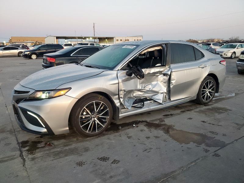 4T1G11AK4RU893633 - 2024 TOYOTA CAMRY SE NIGHT SHADE SILVER photo 1