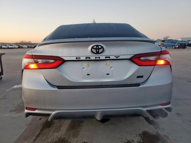 4T1G11AK4RU893633 - 2024 TOYOTA CAMRY SE NIGHT SHADE SILVER photo 6