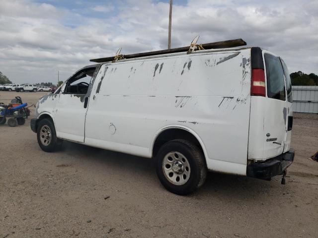 1GCSGAFX8B1105557 - 2011 CHEVROLET EXPRESS G1 WHITE photo 2