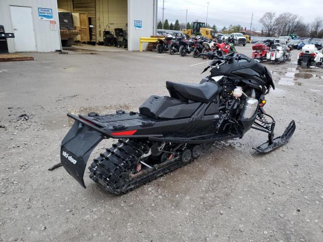 2BPSULPR1PV000034 - 2023 SKI DOO RENEGADE BLACK photo 4