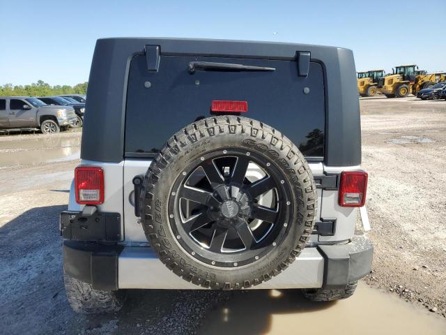 1J4GA59109L742201 - 2009 JEEP WRANGLER U SAHARA SILVER photo 6