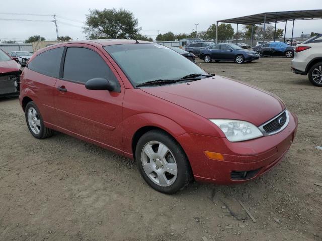 3FAFP31N25R103256 - 2005 FORD FOCUS ZX3 RED photo 4