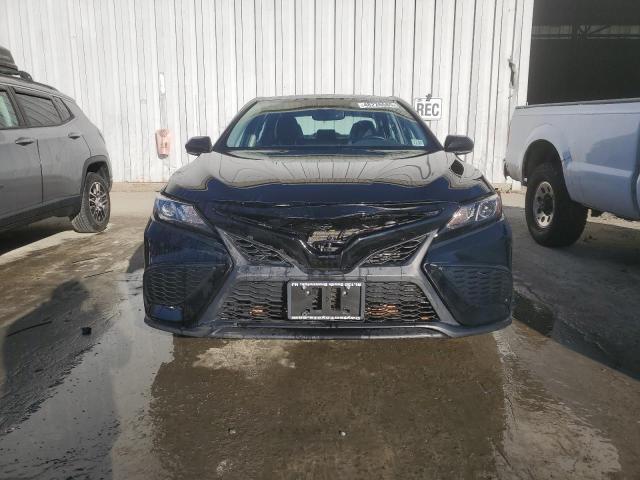 4T1T11AK8PU733721 - 2023 TOYOTA CAMRY SE NIGHT SHADE BLACK photo 5