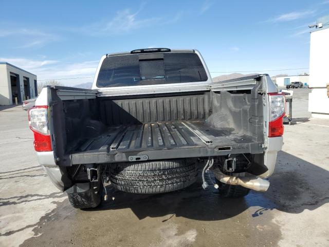 1N6AA1E52HN556530 - 2017 NISSAN TITAN SV SILVER photo 6