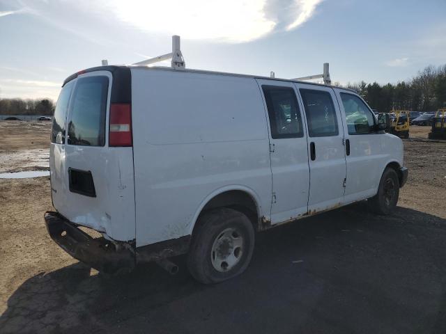 1GCGG25C181171662 - 2008 CHEVROLET EXPRESS G2 WHITE photo 3