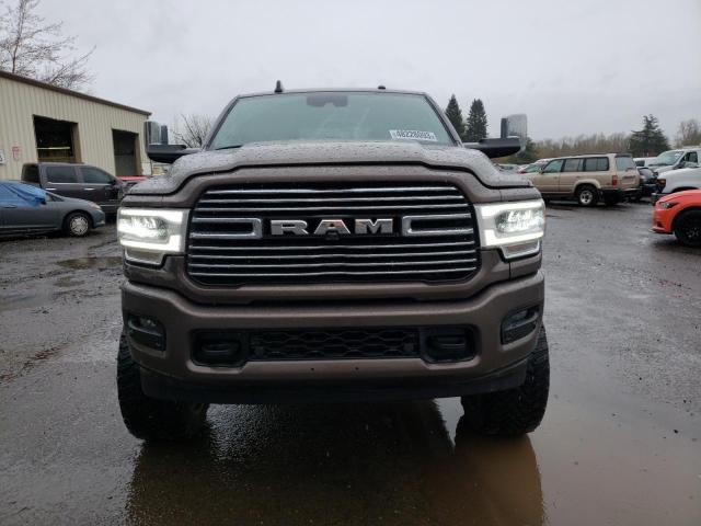 3C63R3ML2KG537113 - 2019 RAM 3500 LARAMIE BROWN photo 5