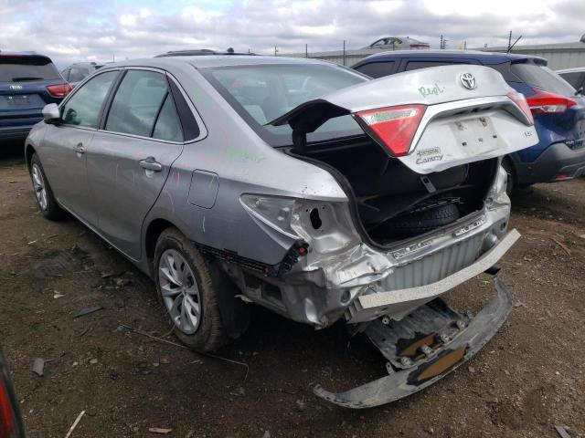 4T4BF1FK4FR483985 - 2015 TOYOTA CAMRY LE SILVER photo 2