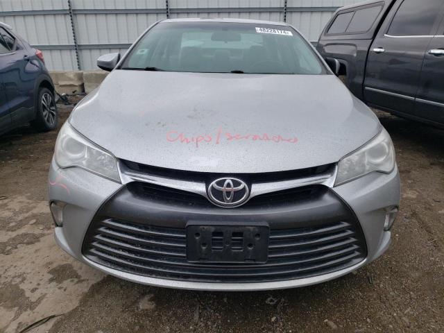 4T4BF1FK4FR483985 - 2015 TOYOTA CAMRY LE SILVER photo 5