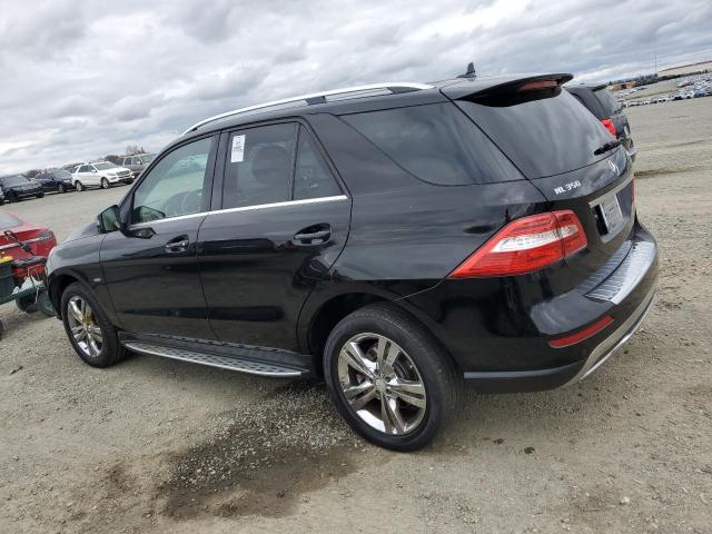 4JGDA5HB6CA068606 - 2012 MERCEDES-BENZ ML 350 4MATIC BLACK photo 2