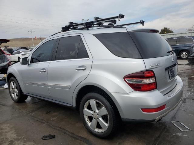 4JGBB8GB4AA549989 - 2010 MERCEDES-BENZ ML 350 4MATIC SILVER photo 2