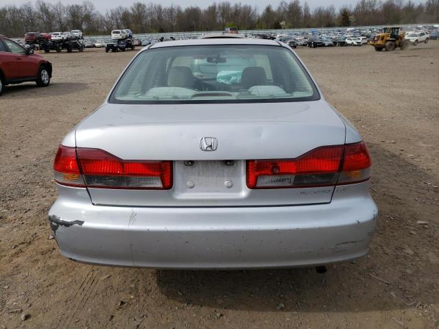 1HGCG66511A142188 - 2001 HONDA ACCORD LX SILVER photo 6