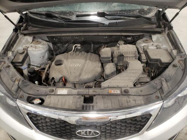 5XYKT3A6XDG409319 - 2013 KIA SORENTO LX SILVER photo 11