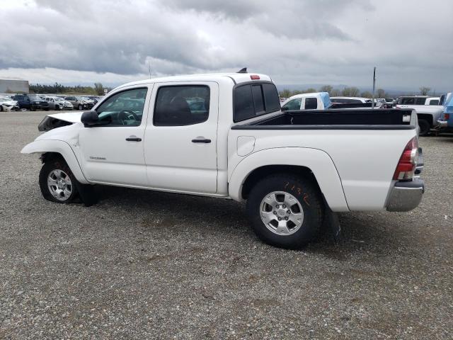 3TMLU4EN0EM136730 - 2014 TOYOTA TACOMA DOUBLE CAB WHITE photo 2