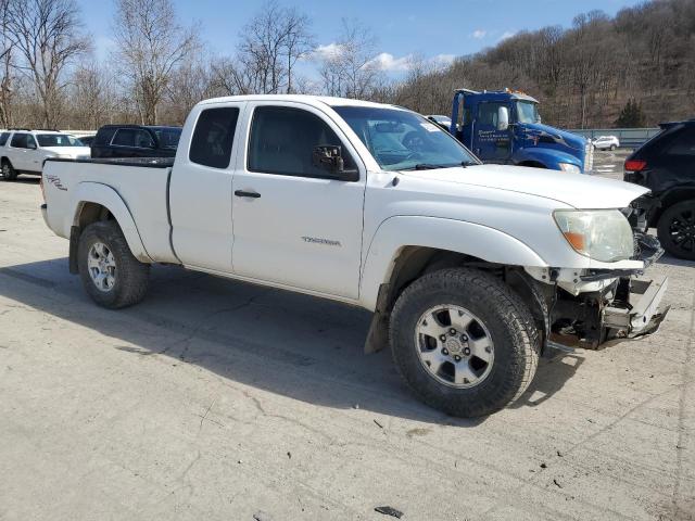 5TETU62N35Z025592 - 2005 TOYOTA TACOMA PRERUNNER ACCESS CAB WHITE photo 4