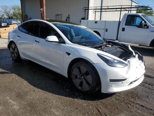 5YJ3E1EA6MF921183 - 2021 TESLA MODEL 3 WHITE photo 4