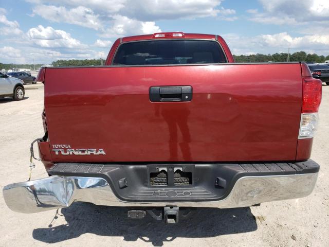 5TFEM5F17AX014932 - 2010 TOYOTA TUNDRA CREWMAX SR5 RED photo 6