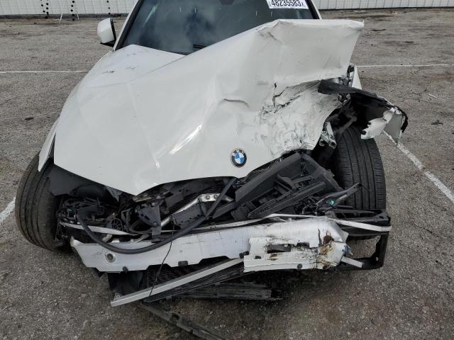 3MW5R1J51K8B02845 - 2019 BMW 330I WHITE photo 11
