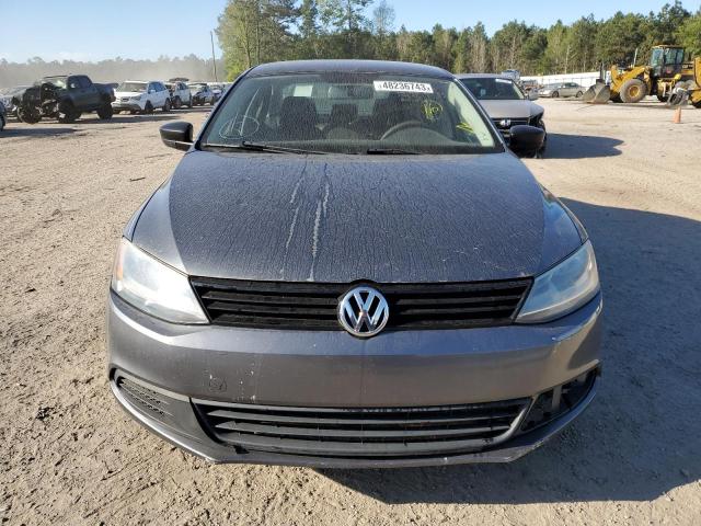 3VW2K7AJ5DM230636 - 2013 VOLKSWAGEN JETTA BASE 灰色 照片 5