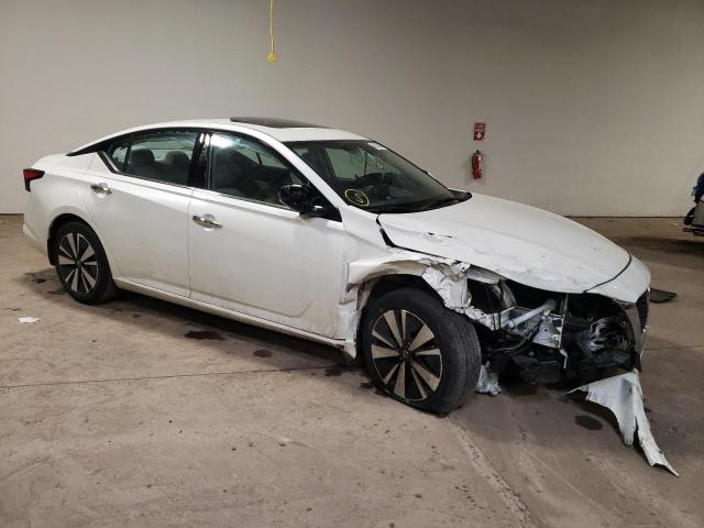 1N4BL4DV6LC189372 - 2020 NISSAN ALTIMA SV WHITE photo 4