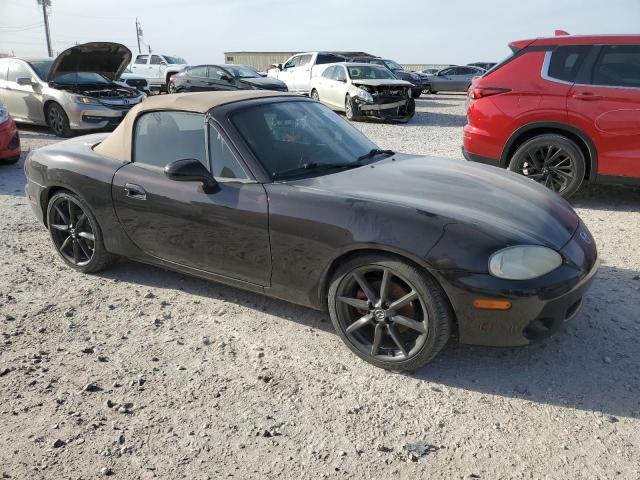 JM1NB353740401958 - 2004 MAZDA MX-5 MIATA BASE BLACK photo 4