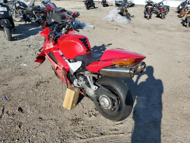 JH2RC46122M400957 - 2002 HONDA VFR800 RED photo 3