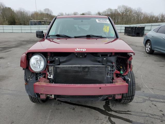 1C4NJRFB9FD324419 - 2015 JEEP PATRIOT LATITUDE RED photo 5