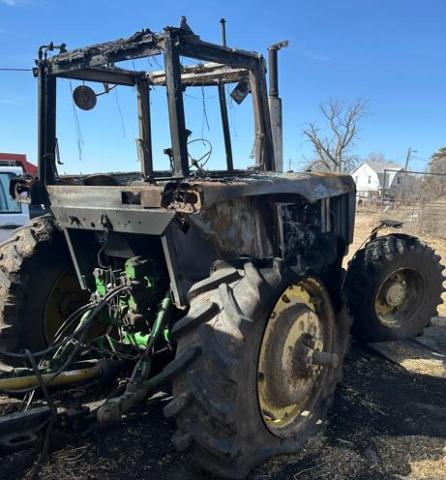 J5HNDEERE4420 - 1989 JOHN DEERE 4420 GREEN photo 3