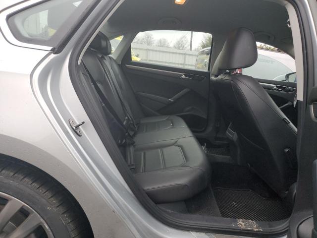 1VWDT7A33HC029428 - 2017 VOLKSWAGEN PASSAT R-LINE Gümüş foto 10