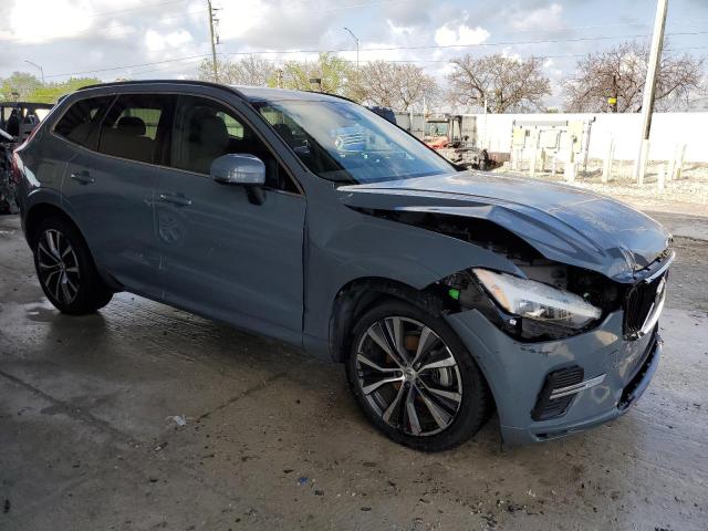 YV4L12DK9N1961440 - 2022 VOLVO XC60 B5 MOMENTUM GRAY photo 4