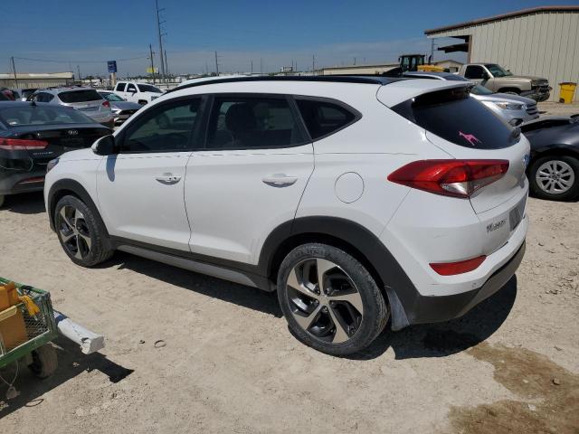 KM8J33A28JU639570 - 2018 HYUNDAI TUCSON VALUE WHITE photo 2