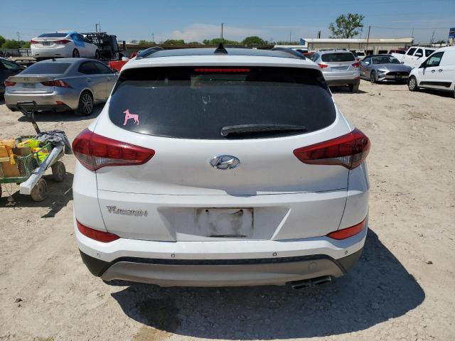 KM8J33A28JU639570 - 2018 HYUNDAI TUCSON VALUE WHITE photo 6