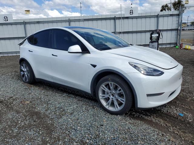 5YJYGDEE1LF051071 - 2020 TESLA MODEL Y WHITE photo 4