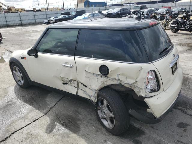 WMWRC335X6TJ79627 - 2006 MINI COOPER CREAM photo 2