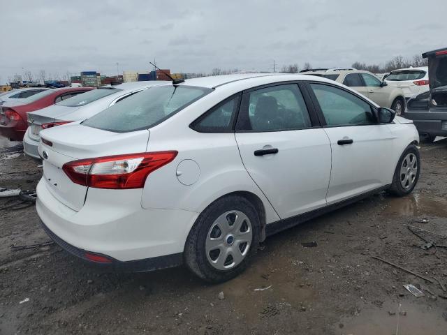 1FAHP3E27CL196960 - 2012 FORD FOCUS S WHITE photo 3