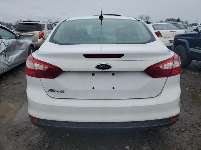 1FAHP3E27CL196960 - 2012 FORD FOCUS S WHITE photo 6