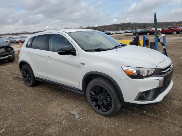 JA4AR3AU8KU009953 - 2019 MITSUBISHI OUTLANDER ES WHITE photo 4