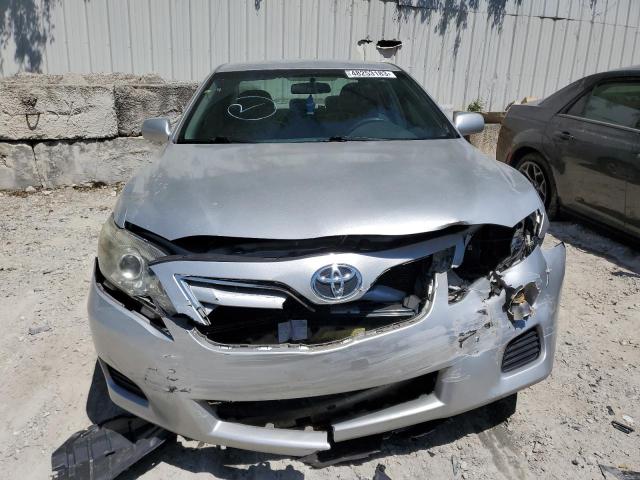 4T4BF3EK5AR019464 - 2010 TOYOTA CAMRY BASE SILVER photo 5