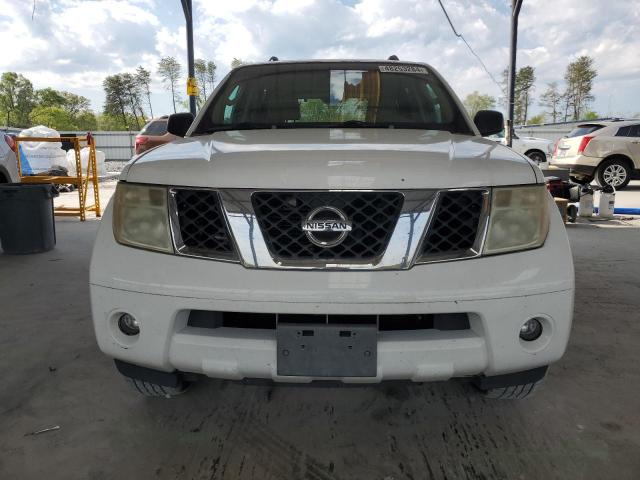 5N1AR18W55C740220 - 2005 NISSAN PATHFINDER LE 白色 照片 5