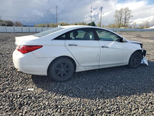 5NPEC4AC0CH417204 - 2012 HYUNDAI SONATA SE WHITE photo 3