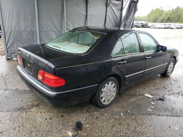 WDBJF65H4XA865528 - 1999 MERCEDES-BENZ E 320 BLACK photo 3